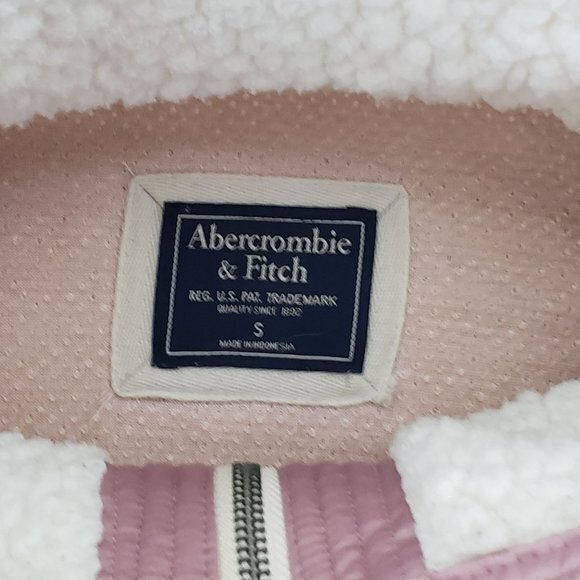 Abercrombie & Fitch Womens Sz Small White / Pink Lining‎ Fuzzy Oversized Sherpa - Picture 4 of 5
